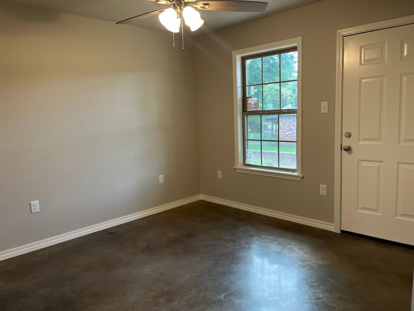 Dover Apartment: 47 W Center