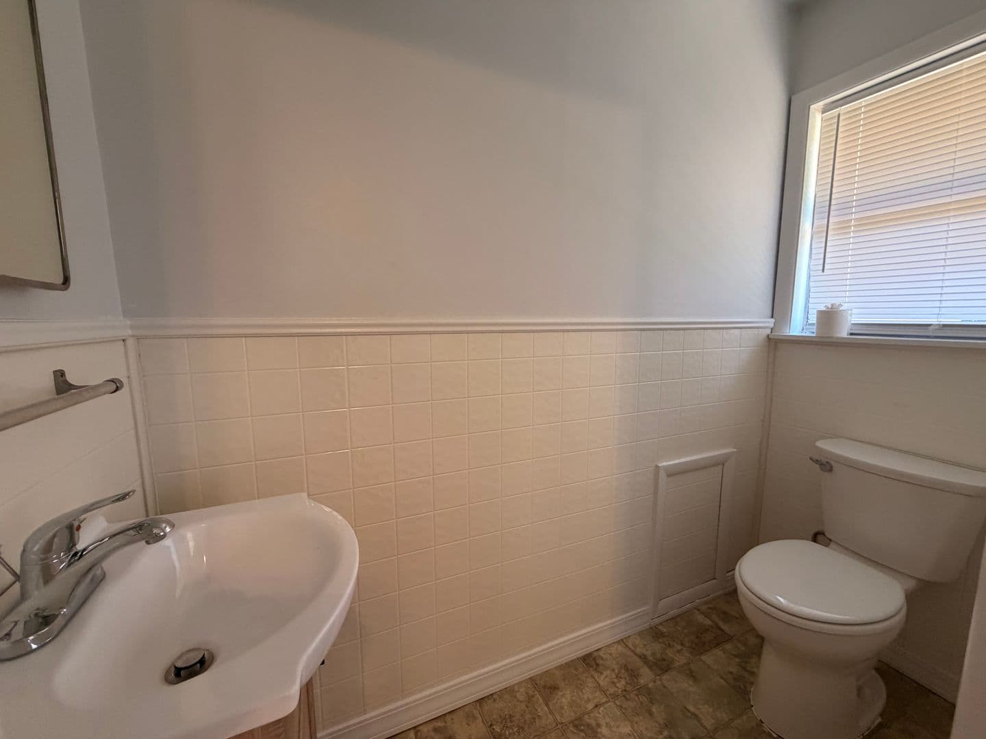 Russellville House: 1310 Bradley Lane