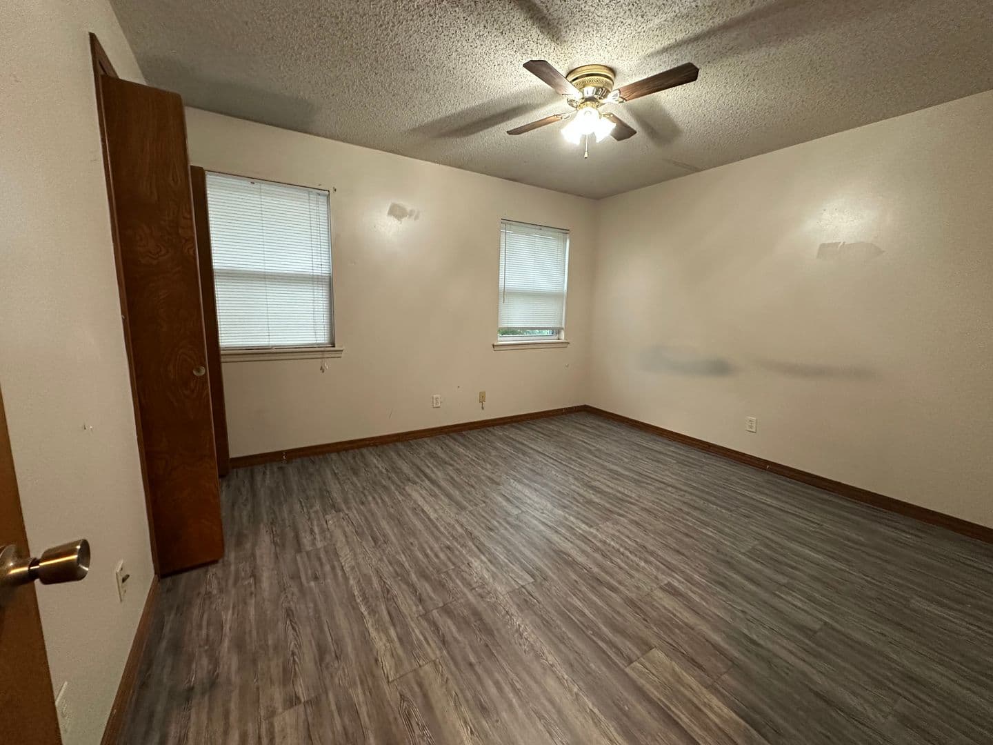 Russellville Apartment: 1401, 1403, 1405, 1407, 1409, 1411, 1413, 1415 N Nashville