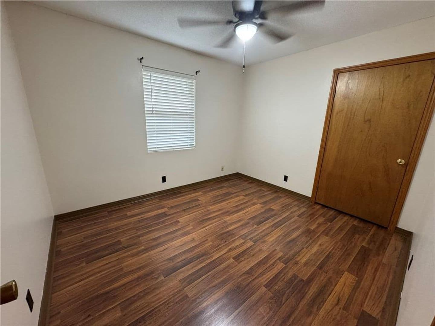 Russellville House: 521 E J St