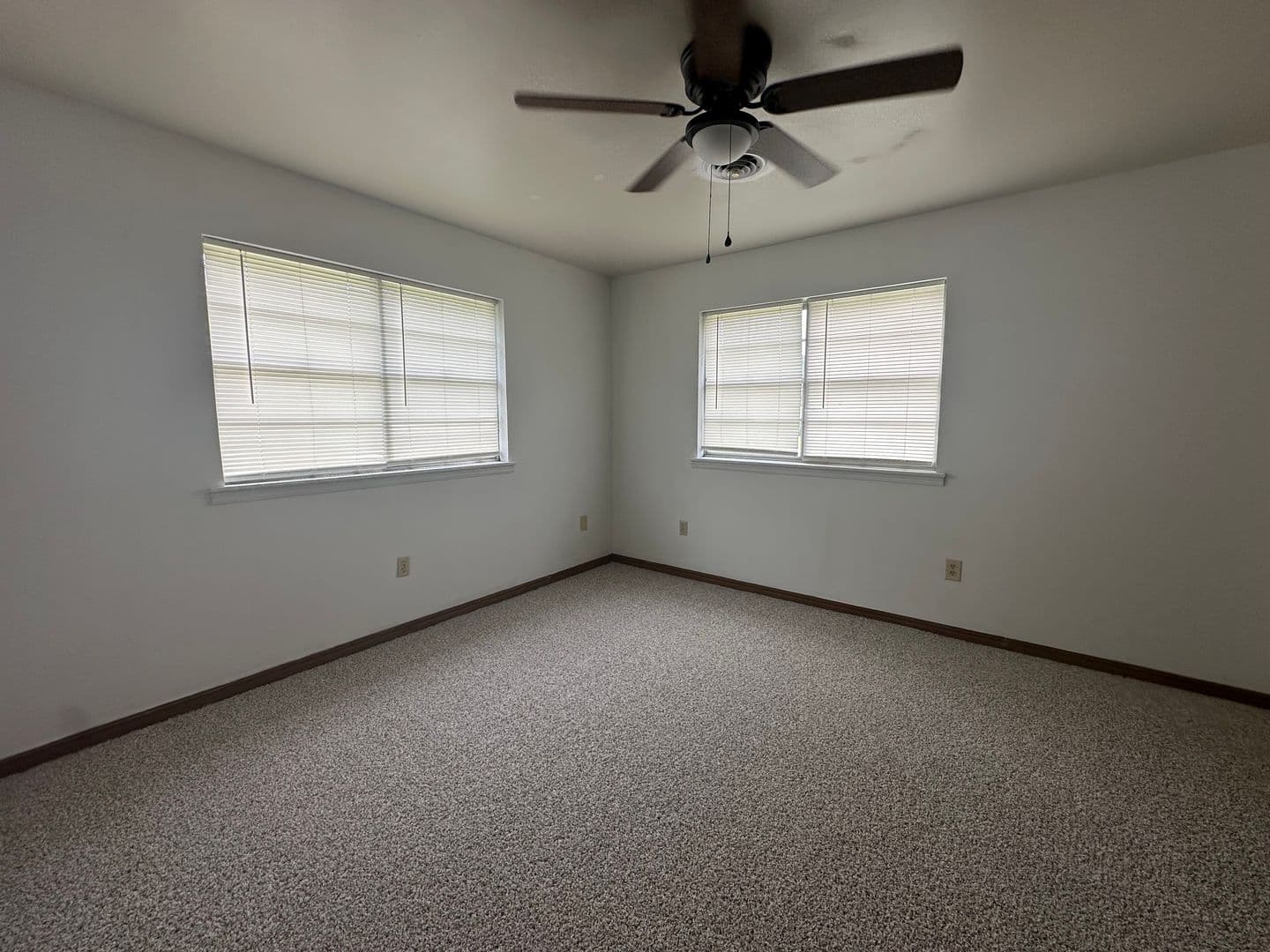 Russellville Apartment: 400 N Inglewood Ave