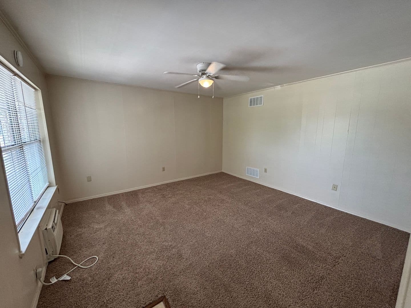 Russellville Apartment: 514 W K St 1-12