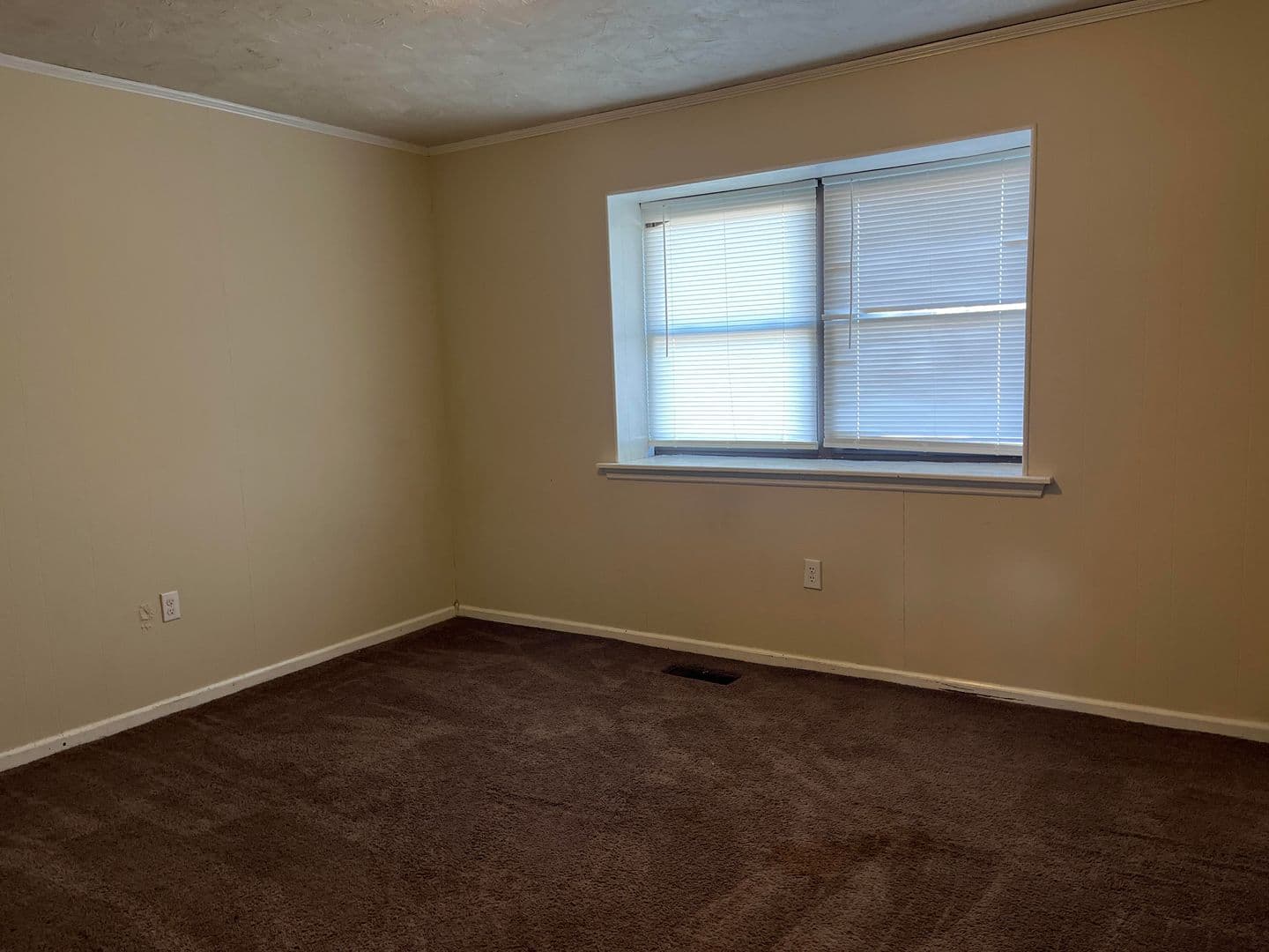 Russellville Apartment: 104-116 N Cumberland