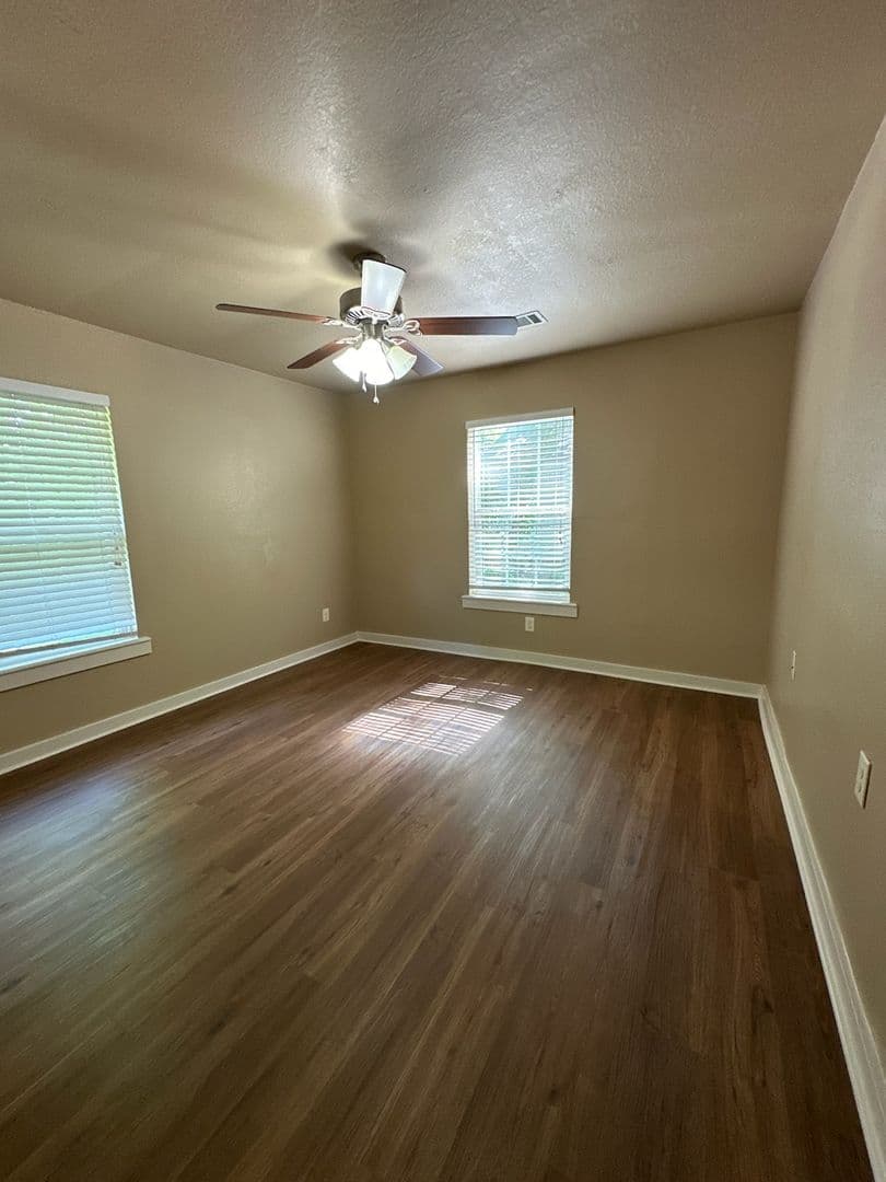 Russellville Apartment: 309 - 311 East 2nd Street