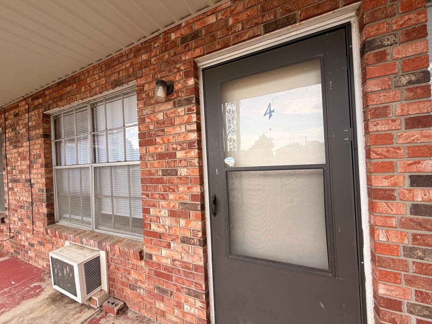 Russellville Apartment: 514 W K St 1-12