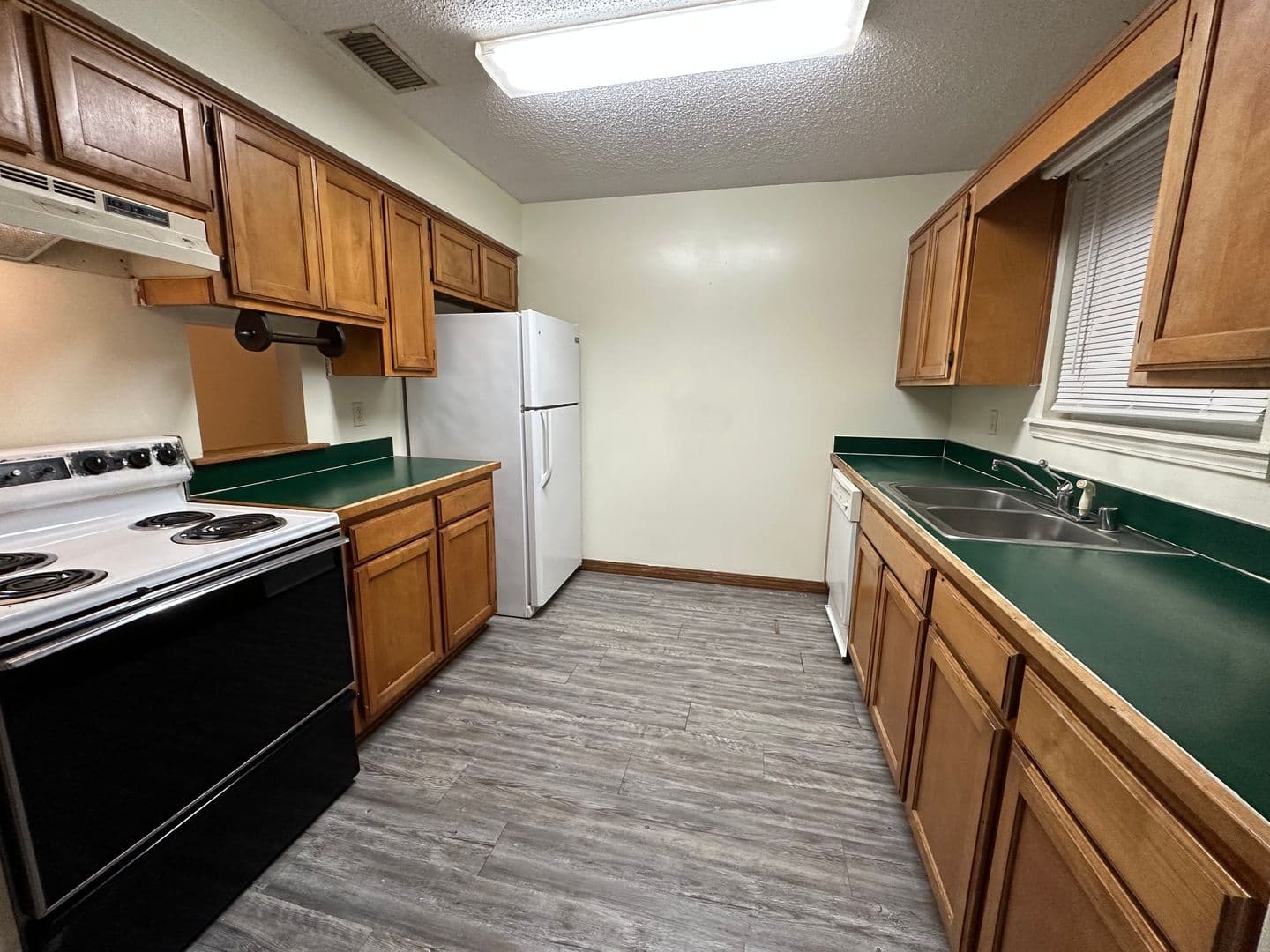 Russellville Apartment: 1401, 1403, 1405, 1407, 1409, 1411, 1413, 1415 N Nashville