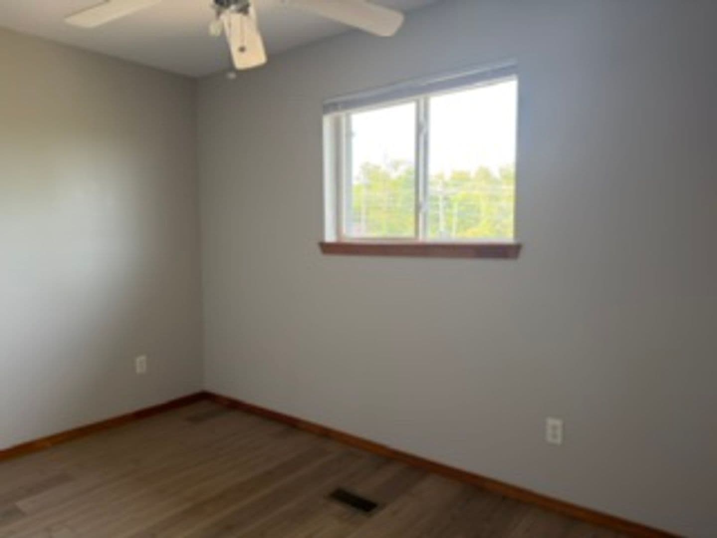 Clarksville Apartment: 2401 W Main St