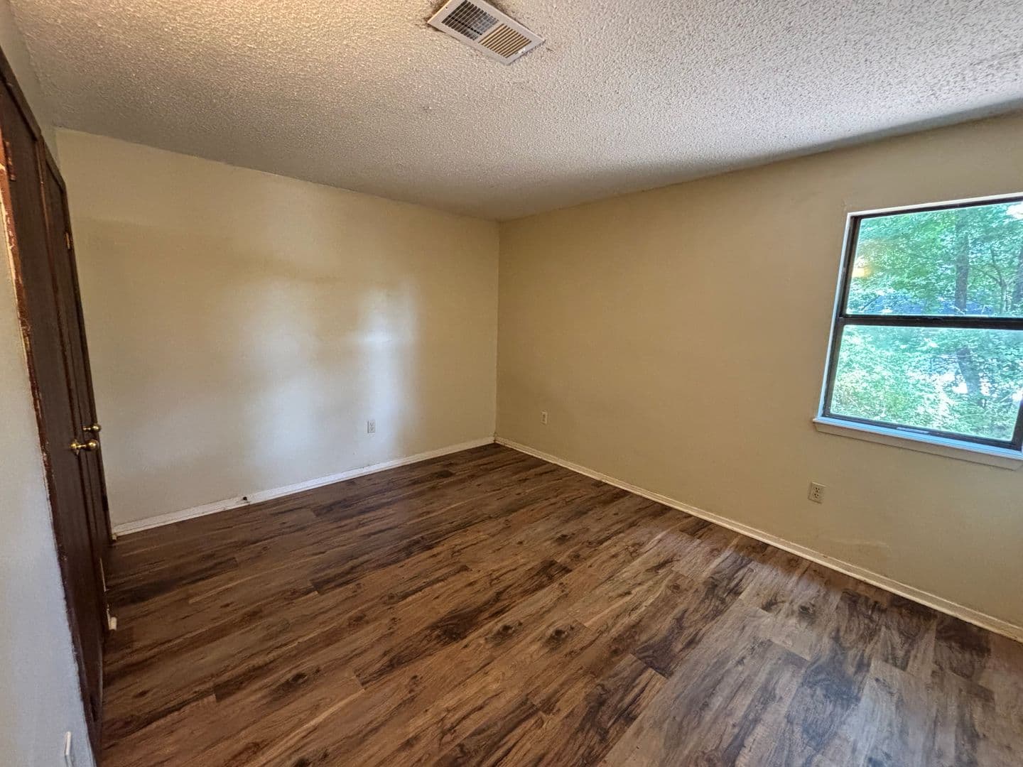 Russellville Apartment: 406 N Joplin Pl
