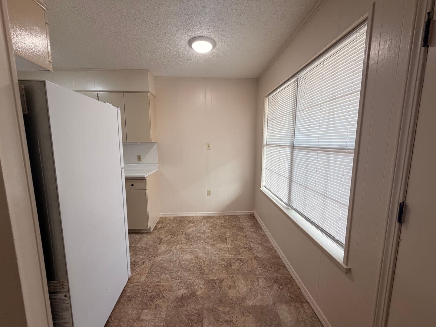 Russellville Apartment: 514 W K St 1-12