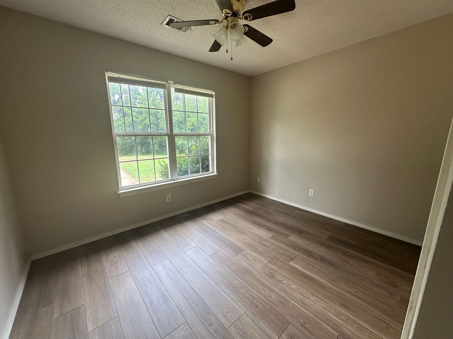 Russellville Apartment: 1417 N Greenwich
