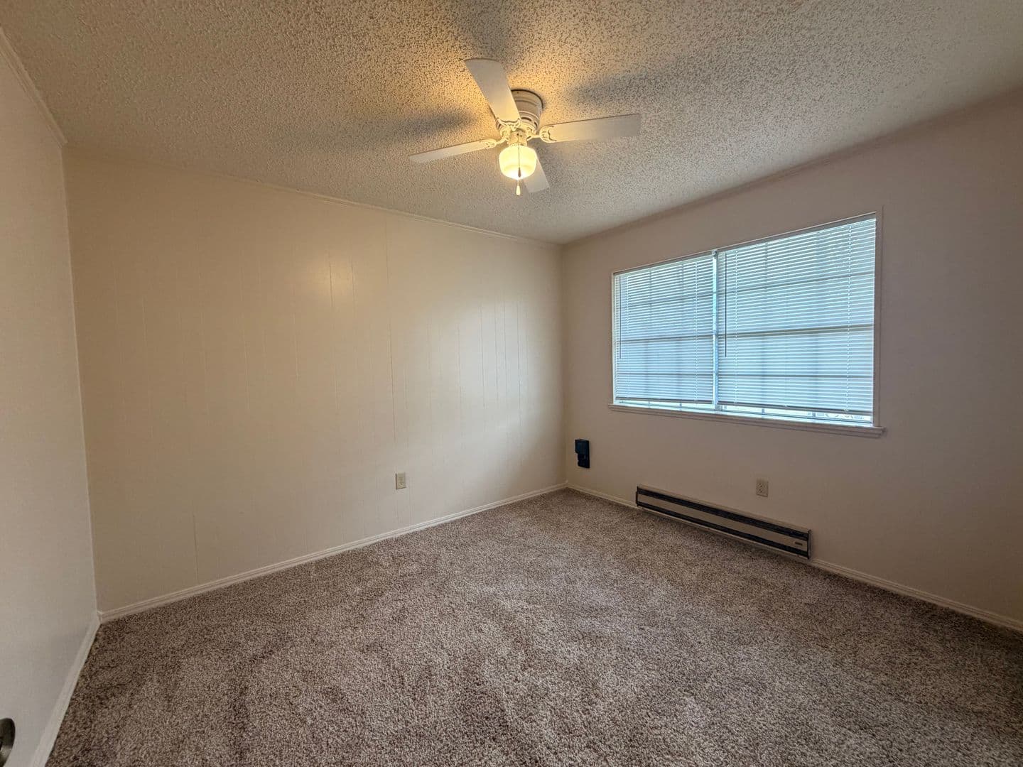 Russellville Apartment: 514 W K St 1-12