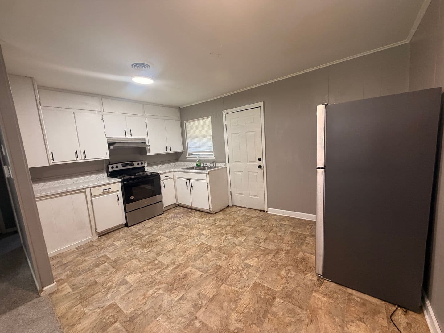 Russellville Apartment: 307/309 E. Fir St