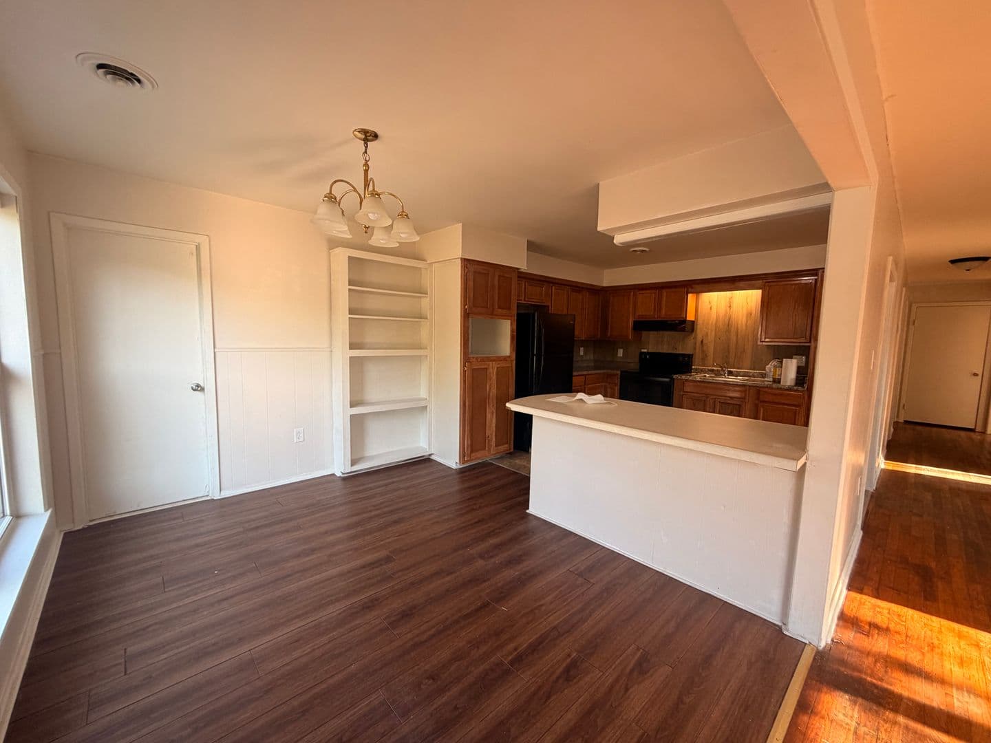 Russellville House: 808 E J St