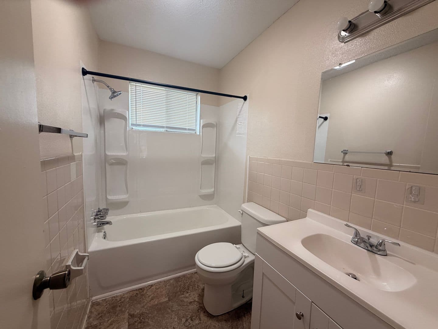 Russellville Apartment: 514 W K St 1-12