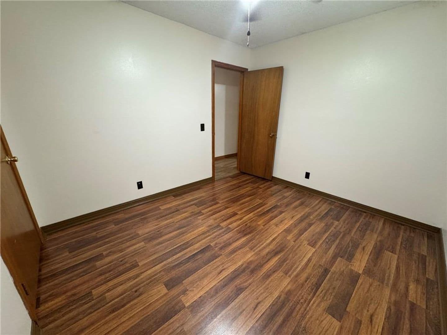 Russellville Apartment: 521 E J St
