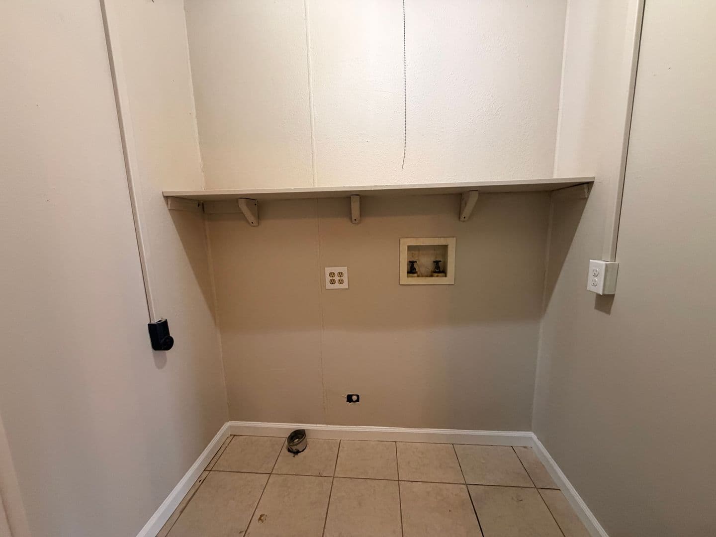 Russellville House: 1601 W 2nd St