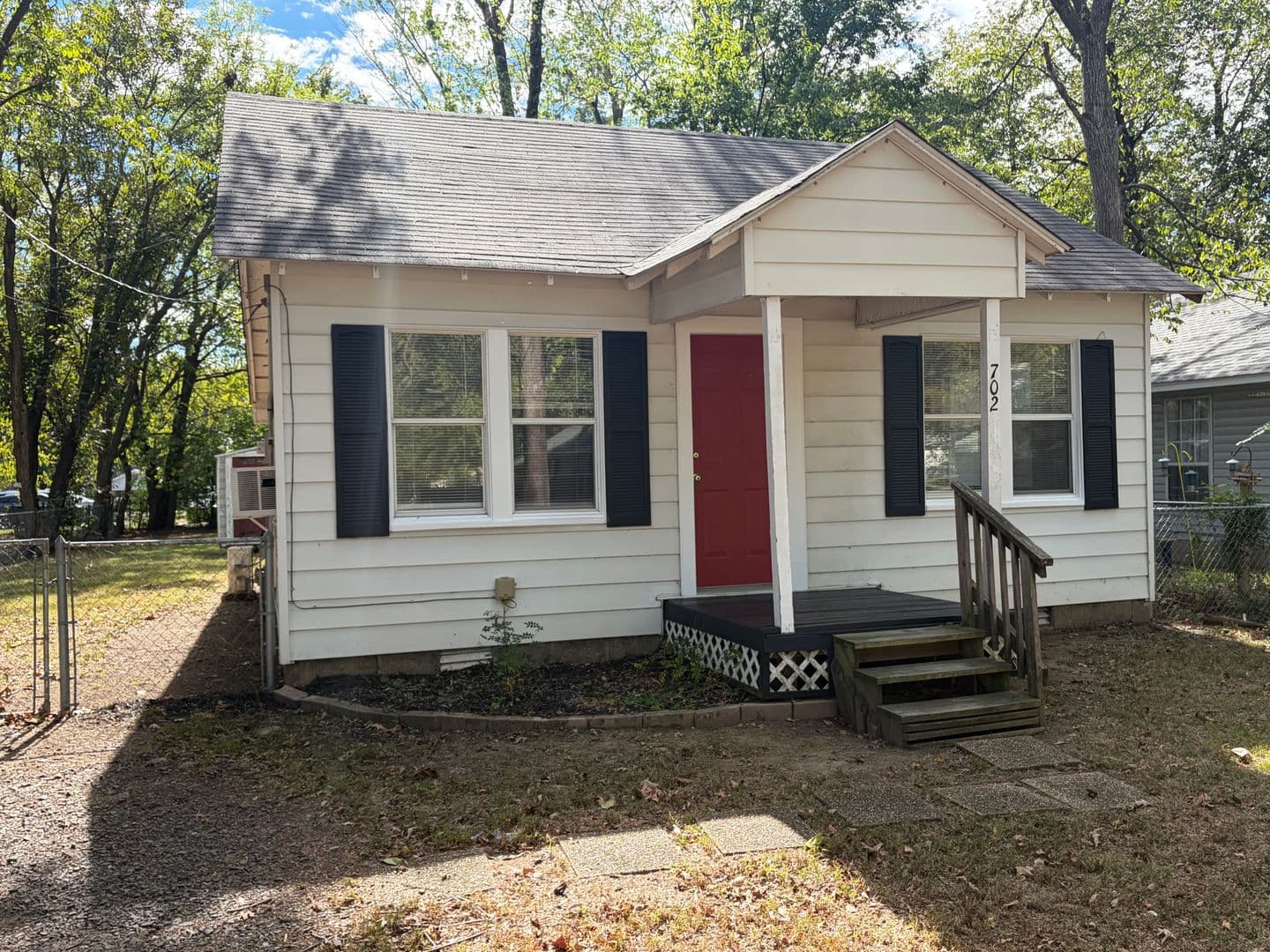 Russellville House: 702 E. E Street
