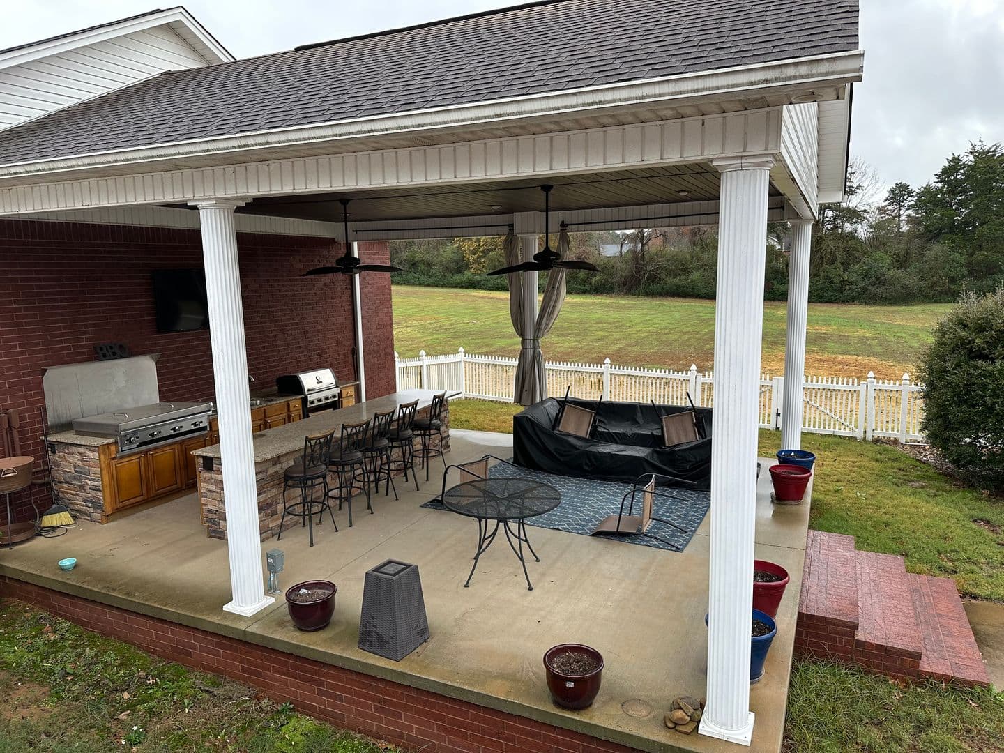 Russellville Apartment: 401 Carden Place