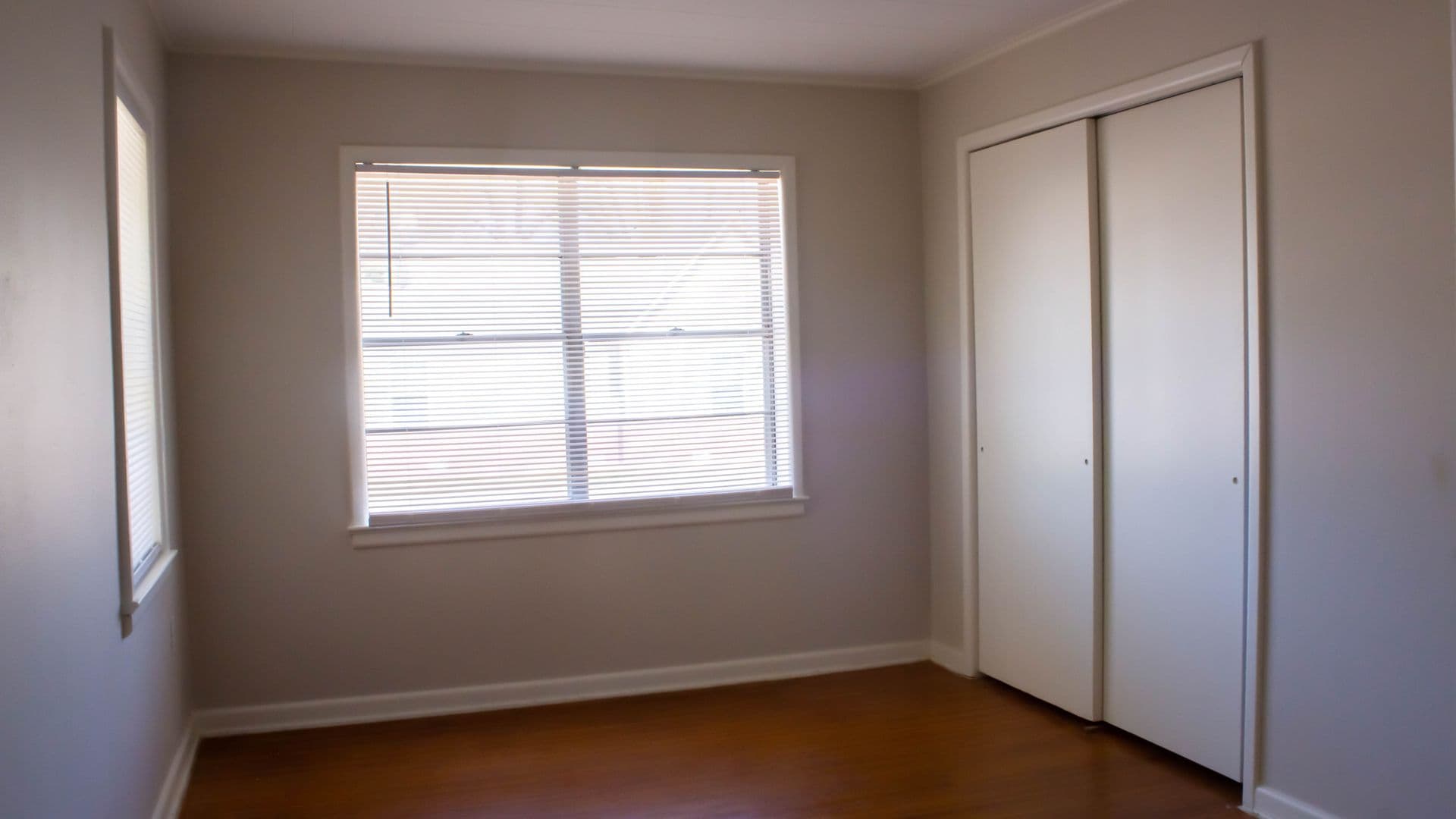 Russellville House: 827 N El Paso Ave