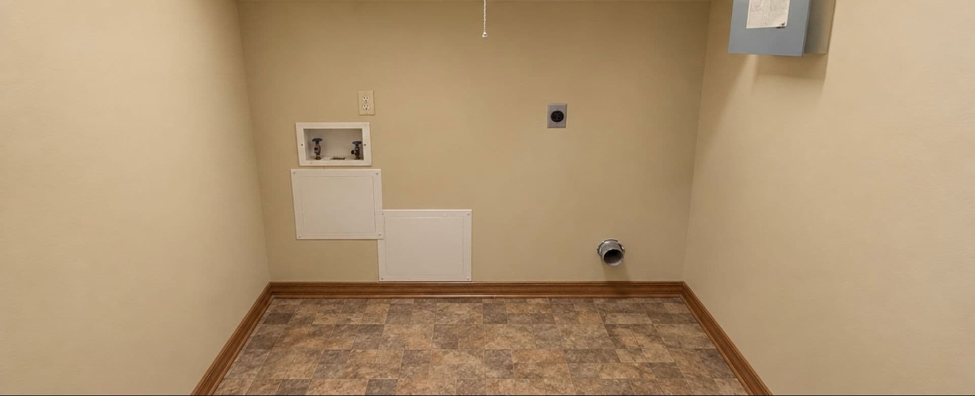 Russellville Apartment: 1400 E O St