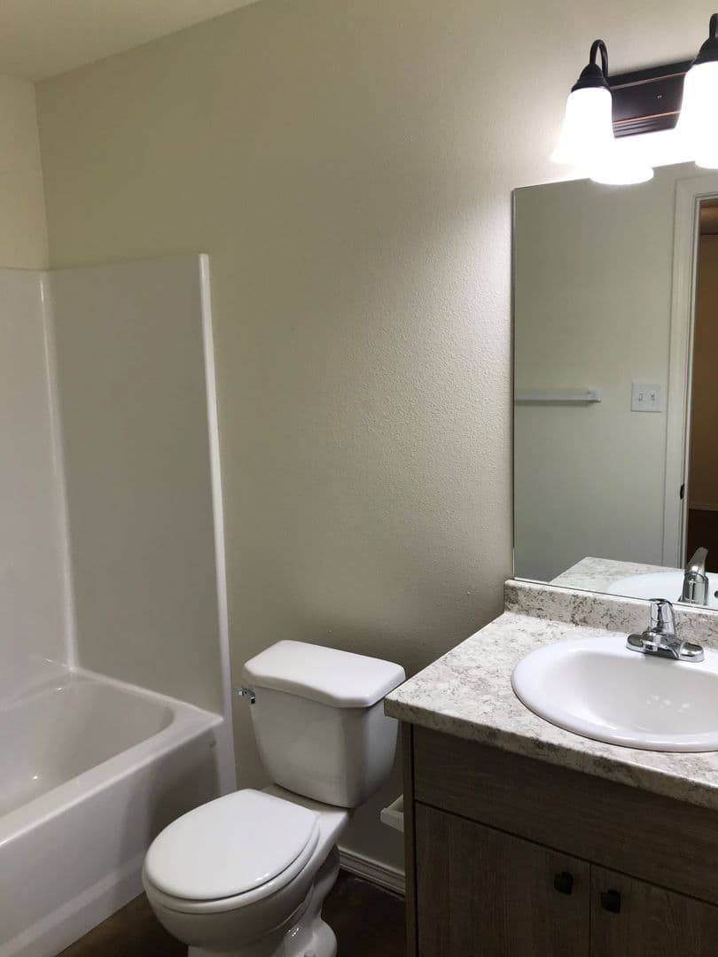 Dardanelle Apartment: N 5th St