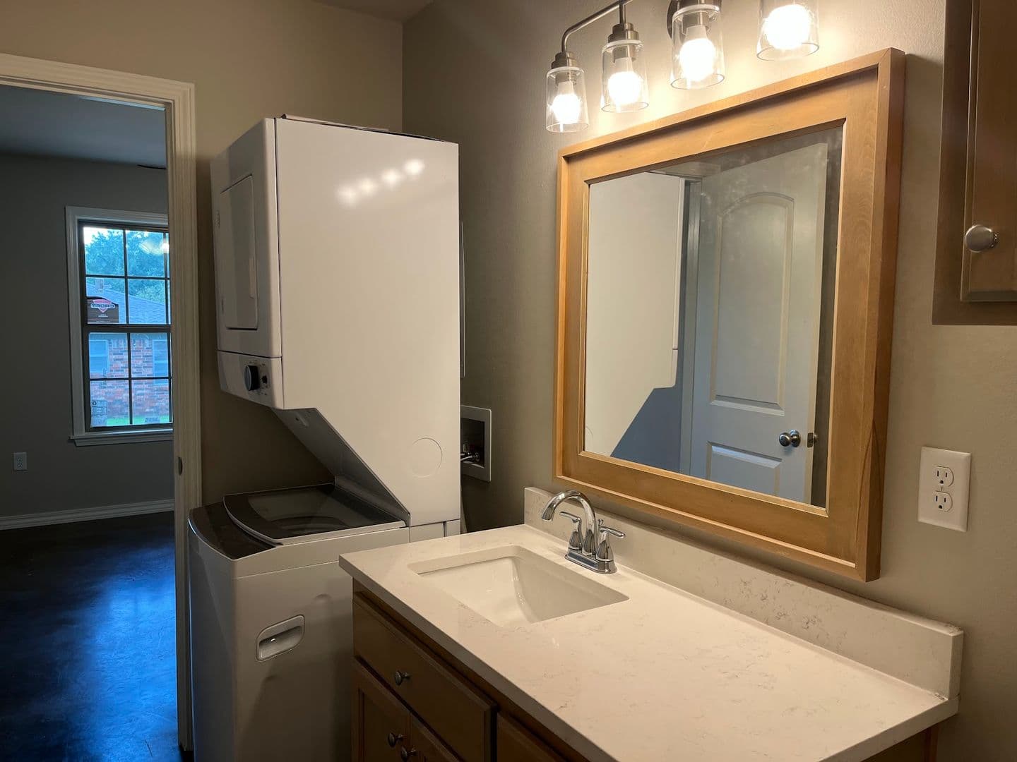 Dover Apartment: 47 W Center