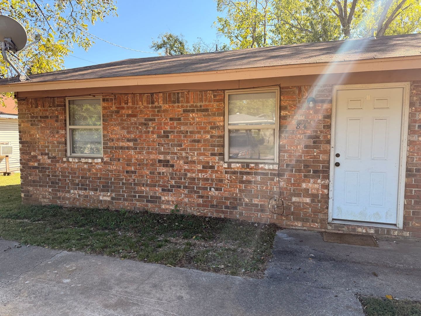 Russellville Apartment: E L St