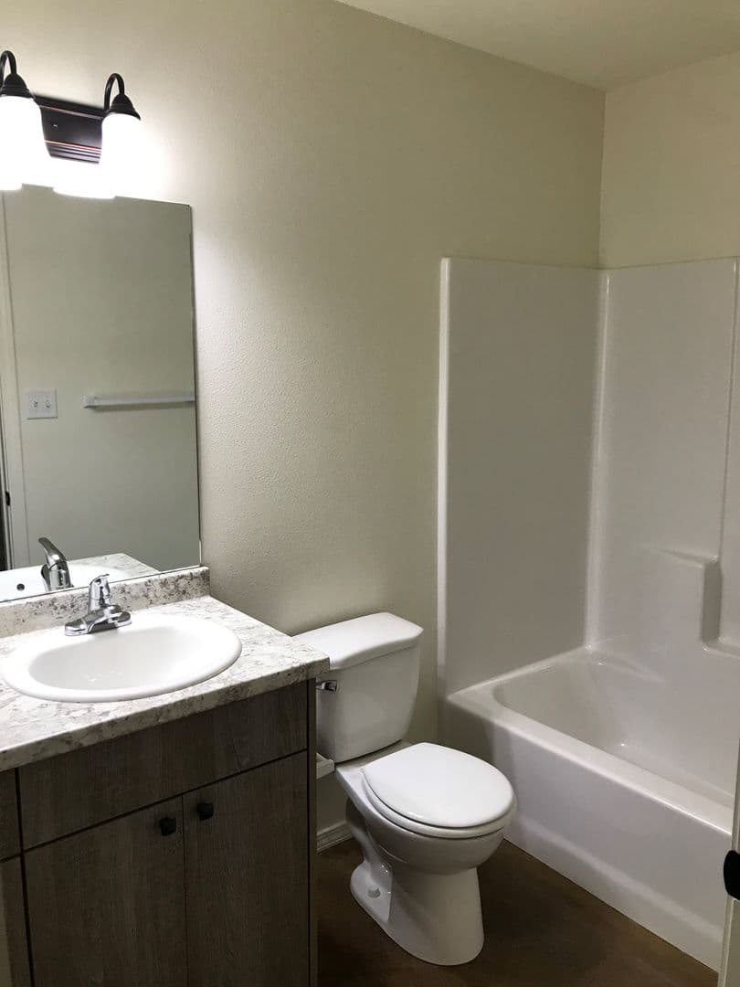 Dardanelle Apartment: N 5th St