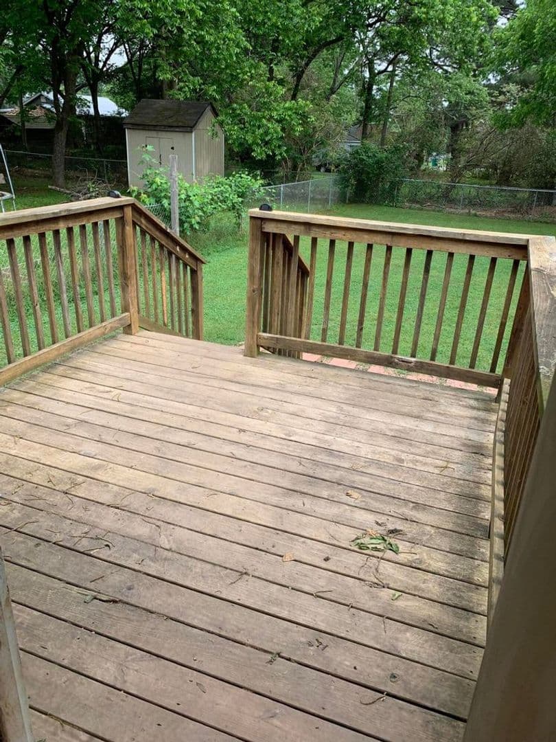 Russellville House: 815 E 6th St