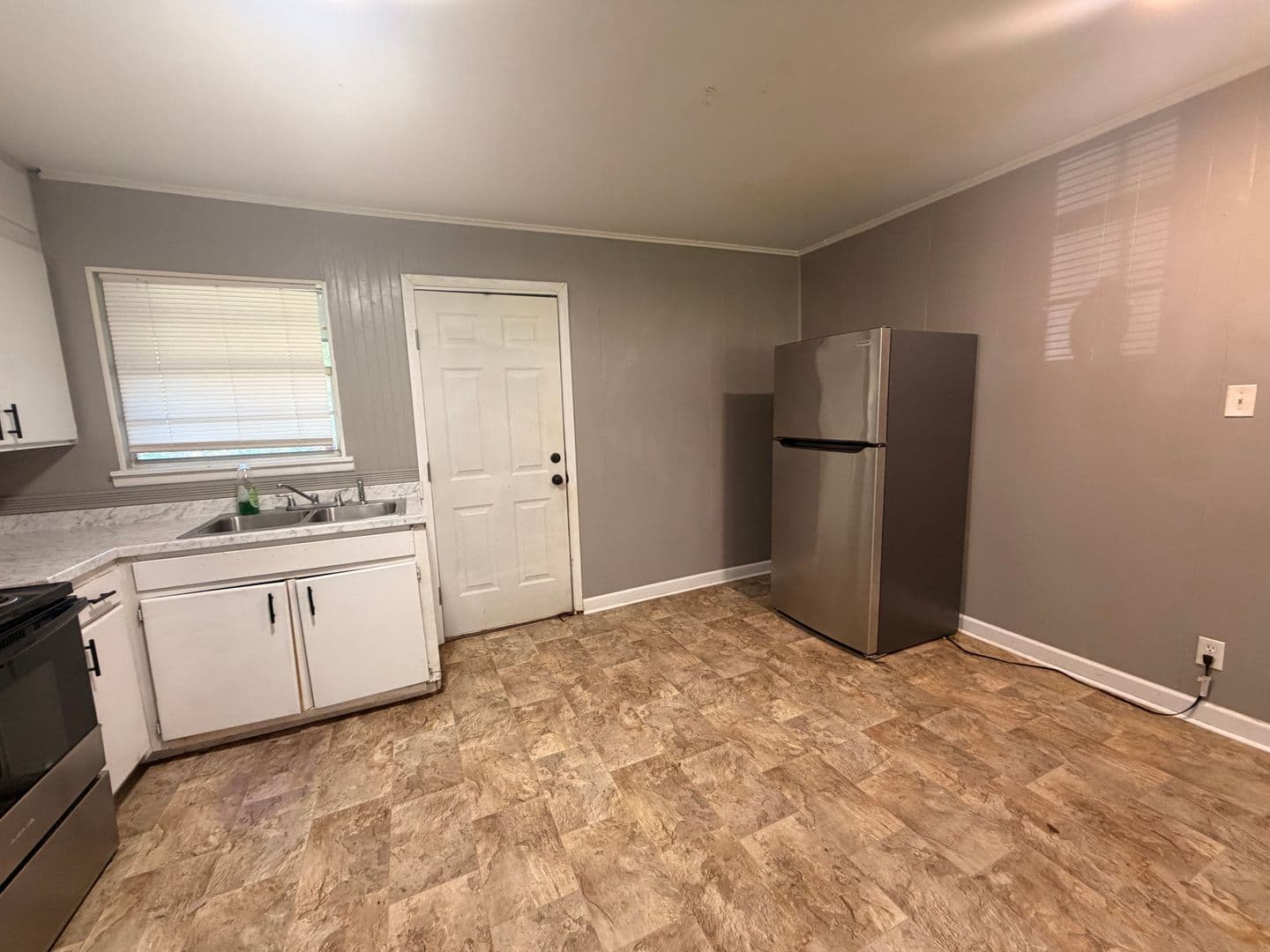 Russellville Apartment: 307/309 E. Fir St