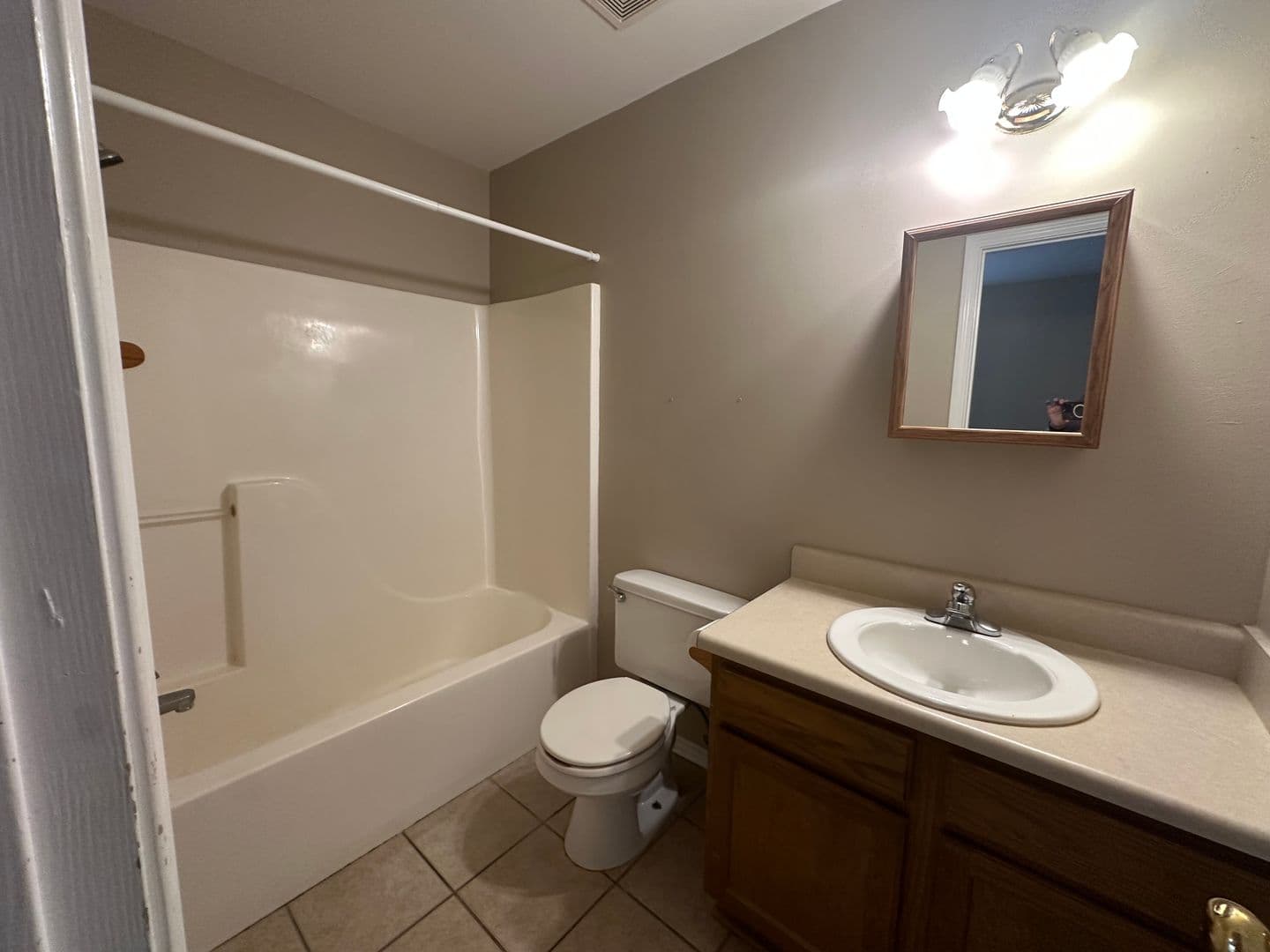 Russellville Apartment: 810 E L St