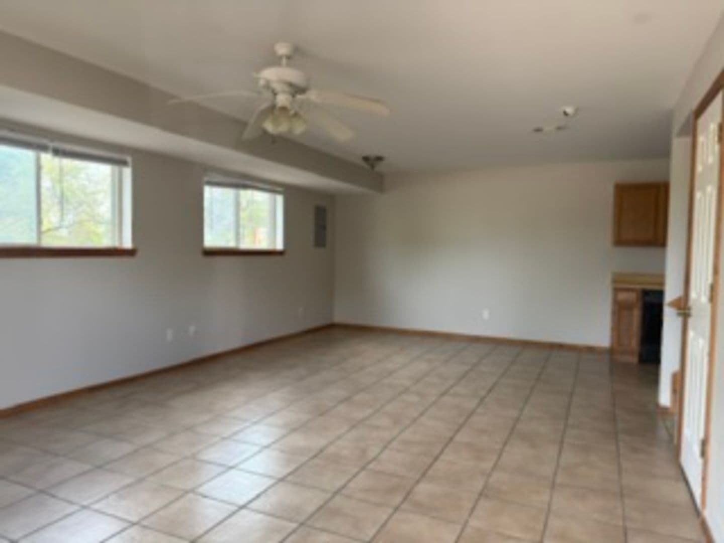 Clarksville Apartment: 2401 W Main St