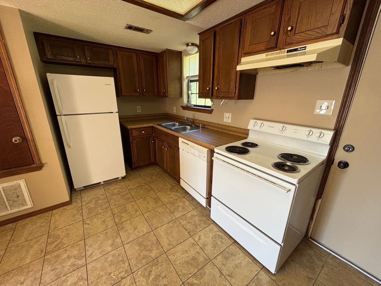 Russellville Apartment: 500-510 N Inglewood