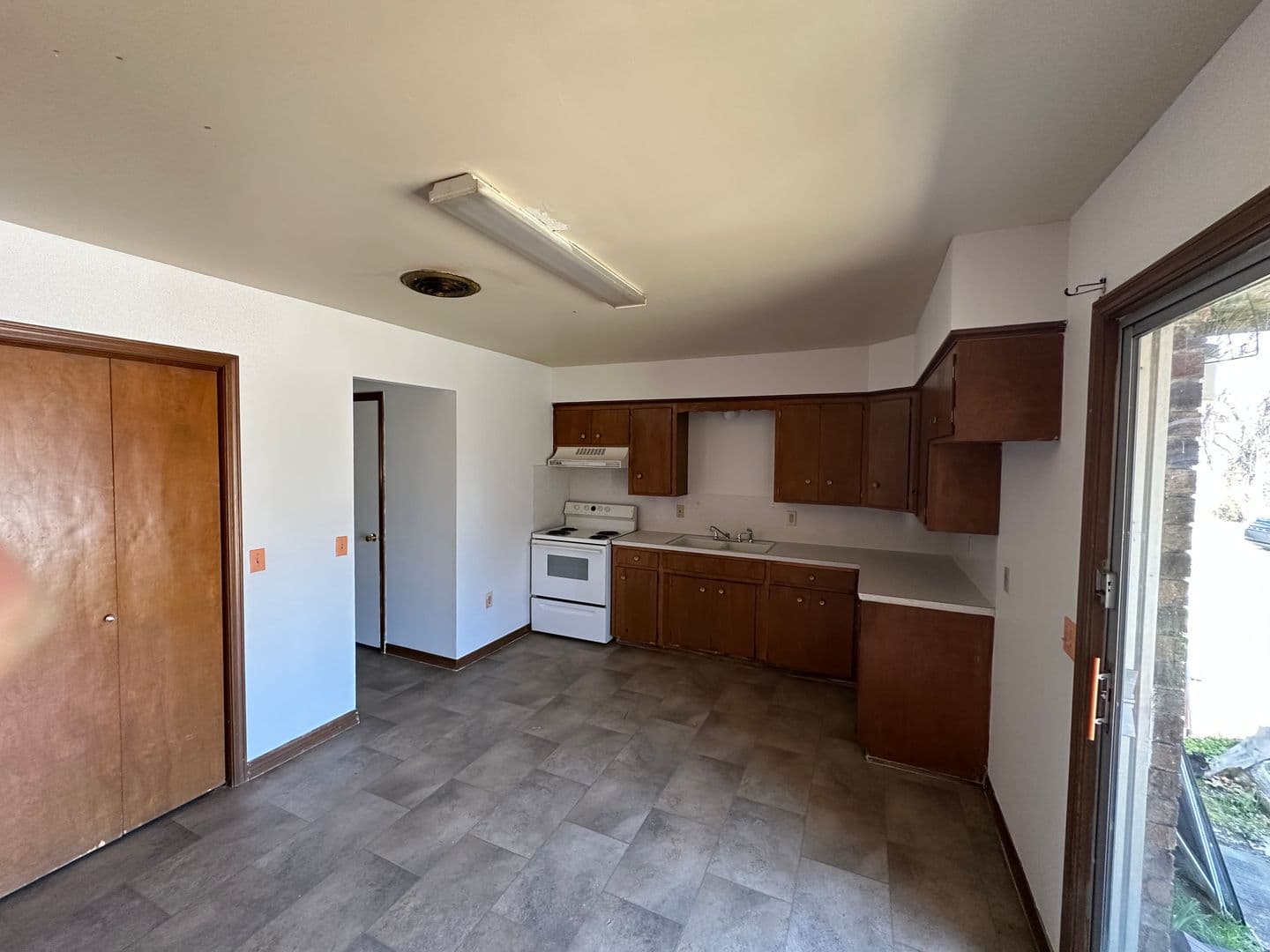 Russellville Apartment: 400 N Inglewood Ave