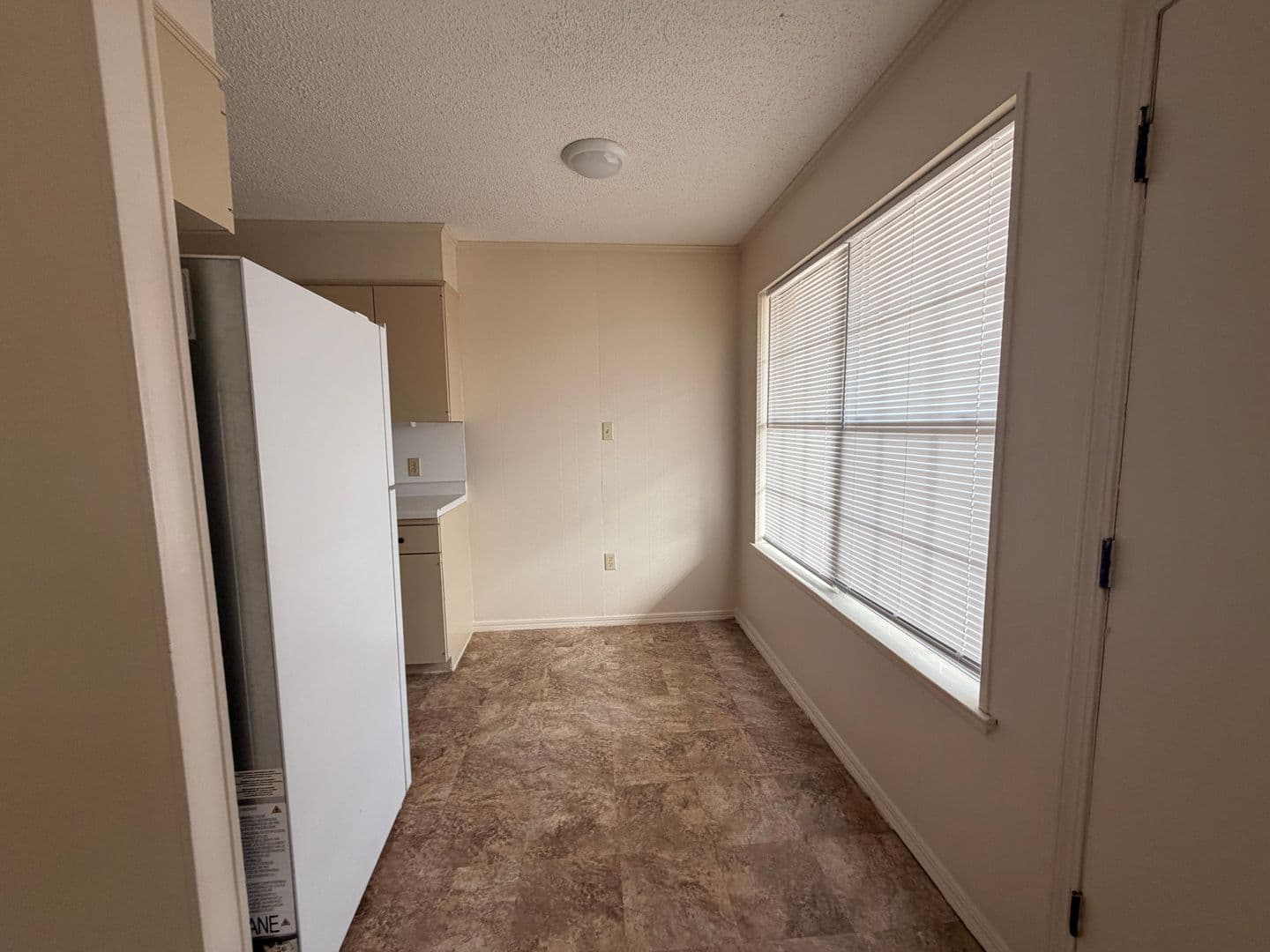 Russellville Apartment: 514 W K St 1-12