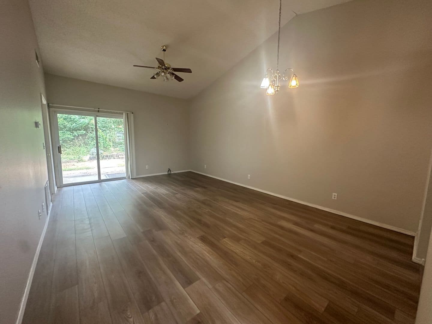 Russellville Apartment: 1417 N Greenwich