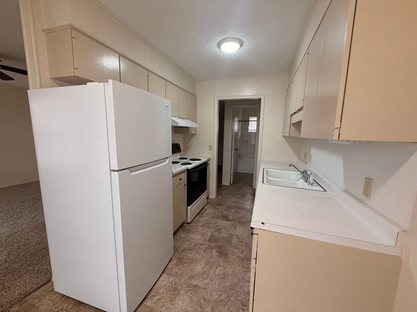 Russellville Apartment: 514 W K St 1-12