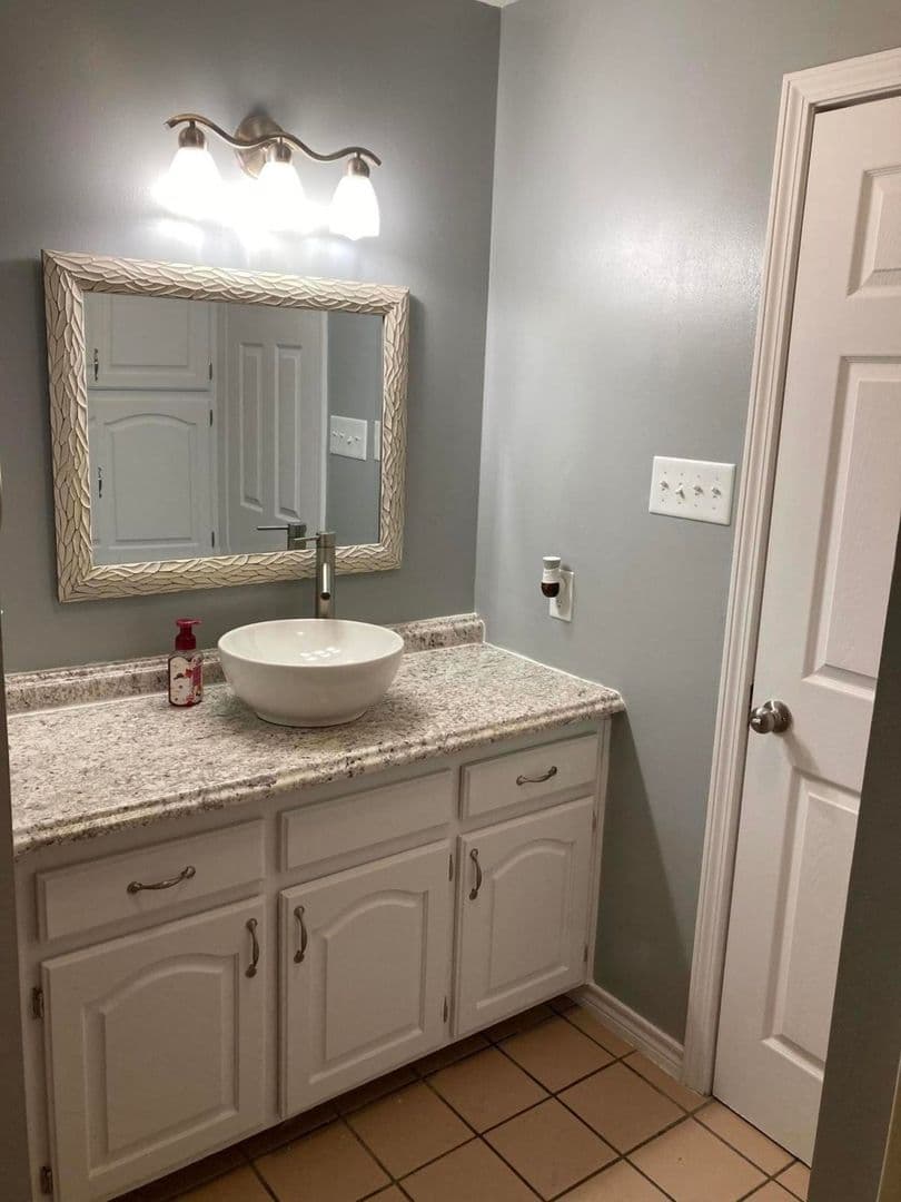 Russellville House: 303 Ouita Circle