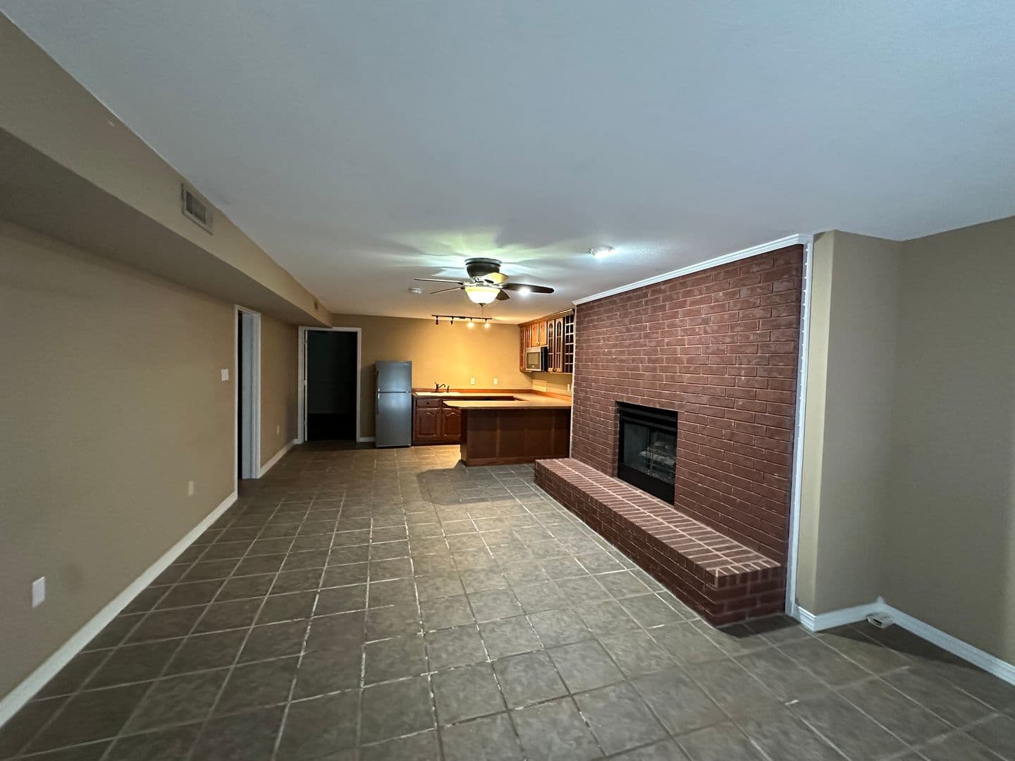 Russellville Apartment: 401 Carden Place
