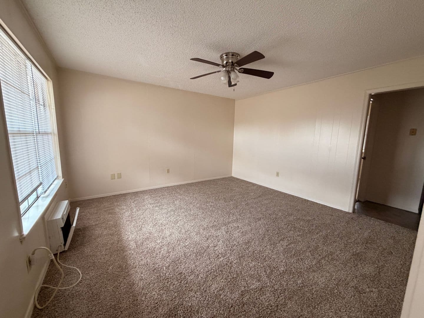 Russellville Apartment: 514 W K St 1-12