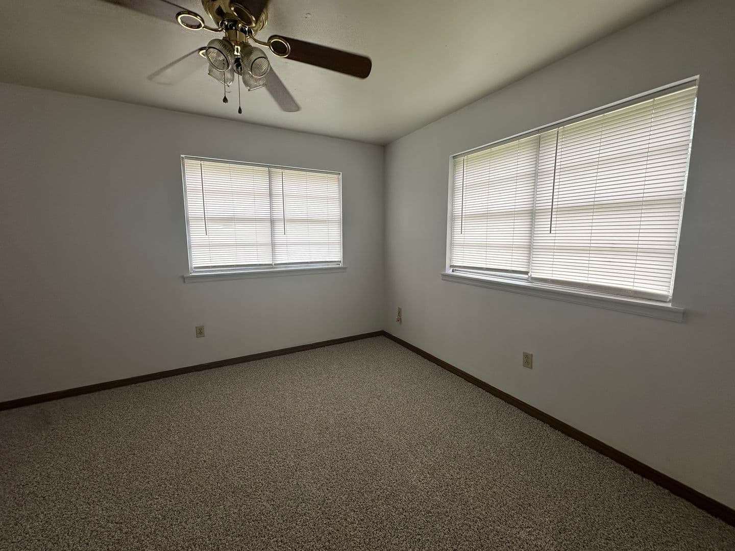 Russellville Apartment: 400 N Inglewood Ave