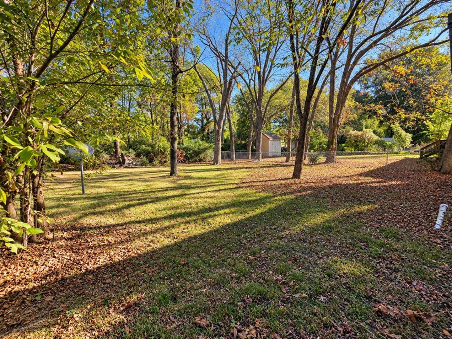 Russellville House: 801 E 6th St