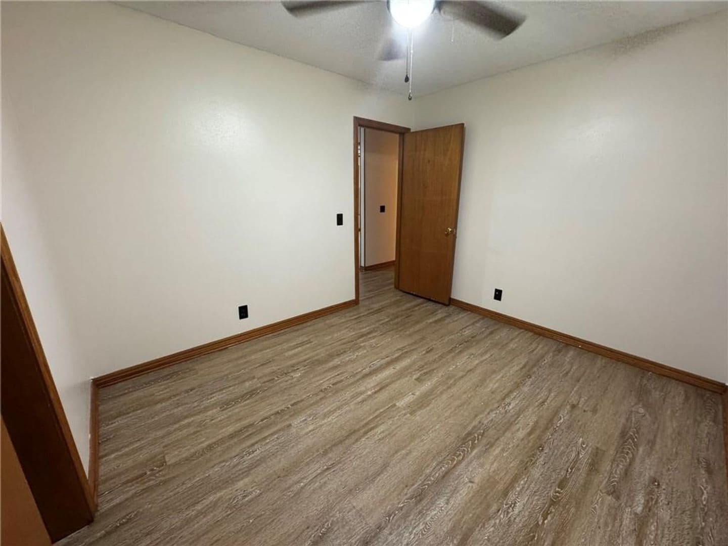 Russellville House: 521 E J St