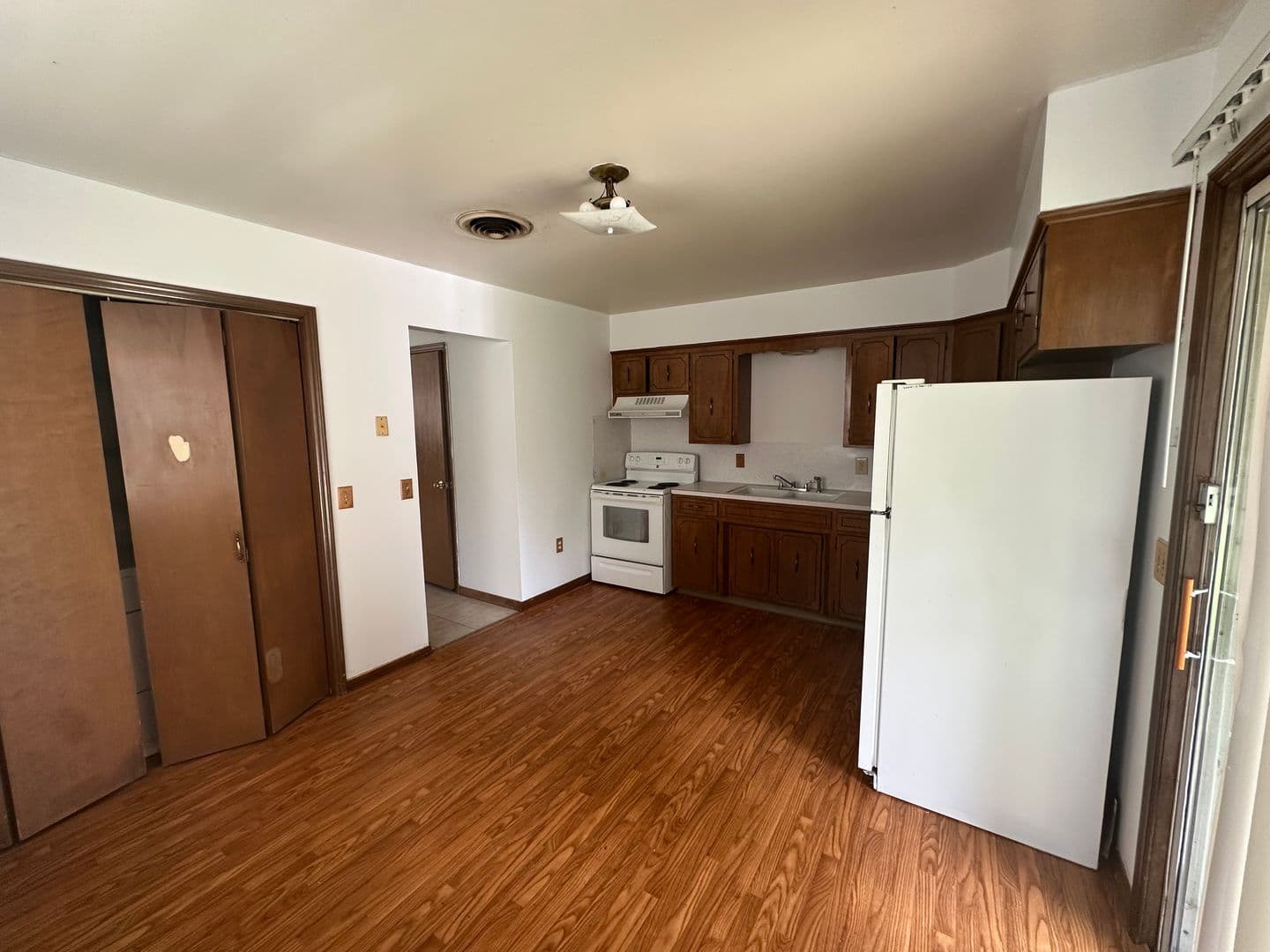 Russellville Apartment: 400 N Inglewood Ave