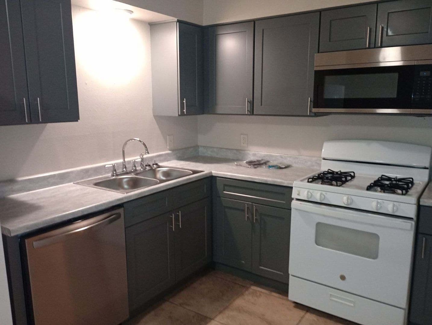 Russellville Apartment: E 9th St