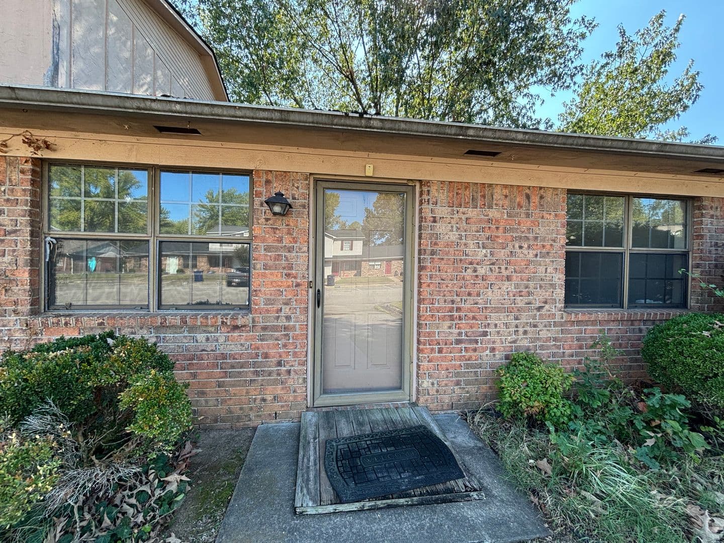 Russellville Apartment: 1400 E O St