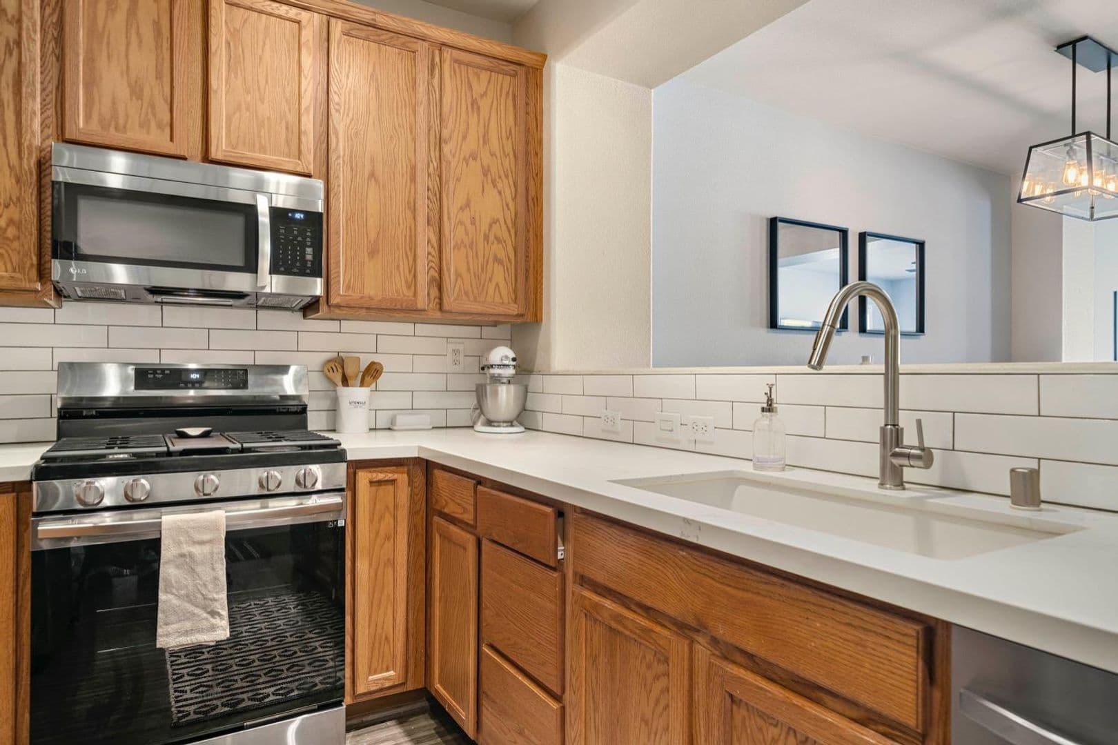 Elk Grove House: 8430 Crystal Walk Cir