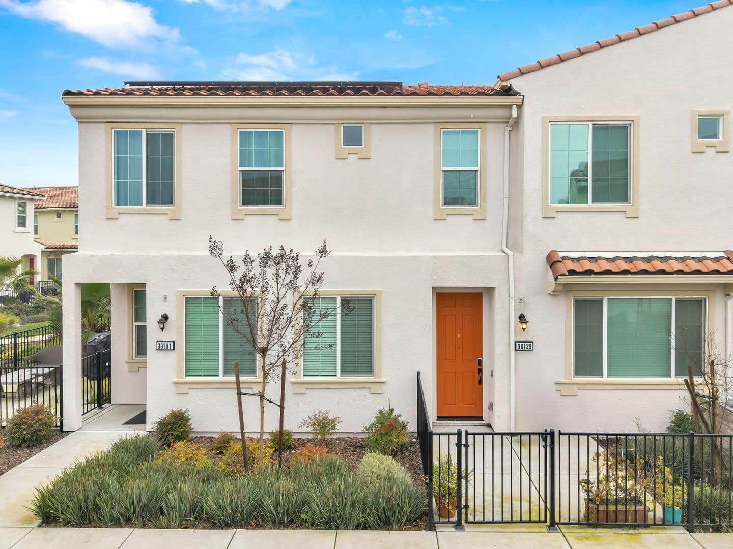 Sacramento House: 5301 E Commerce Way Unit 39102