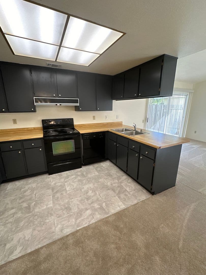 Rancho Cordova House: 11060 Cilker River way