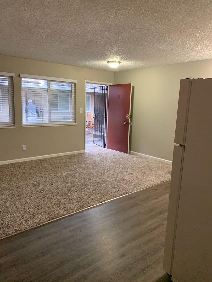 Sacramento Apartment: 6125 Stockton Blvd
